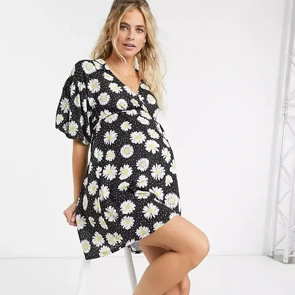 🌼Size 2 Super cute black w/white & yellow daisies & white dots maternity dress - Picture 2 of 15